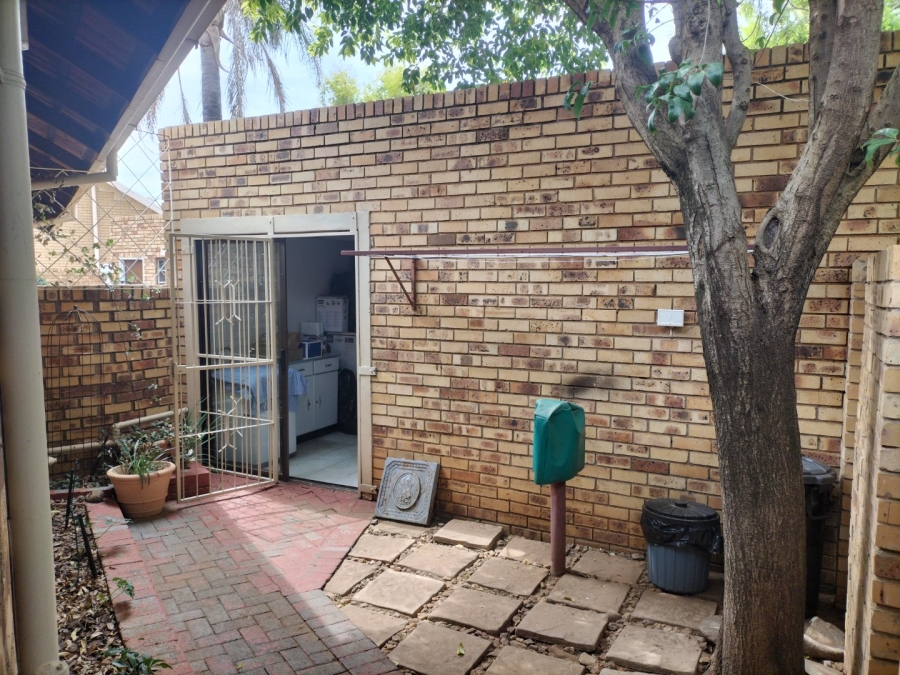 3 Bedroom Property for Sale in Langenhovenpark Free State